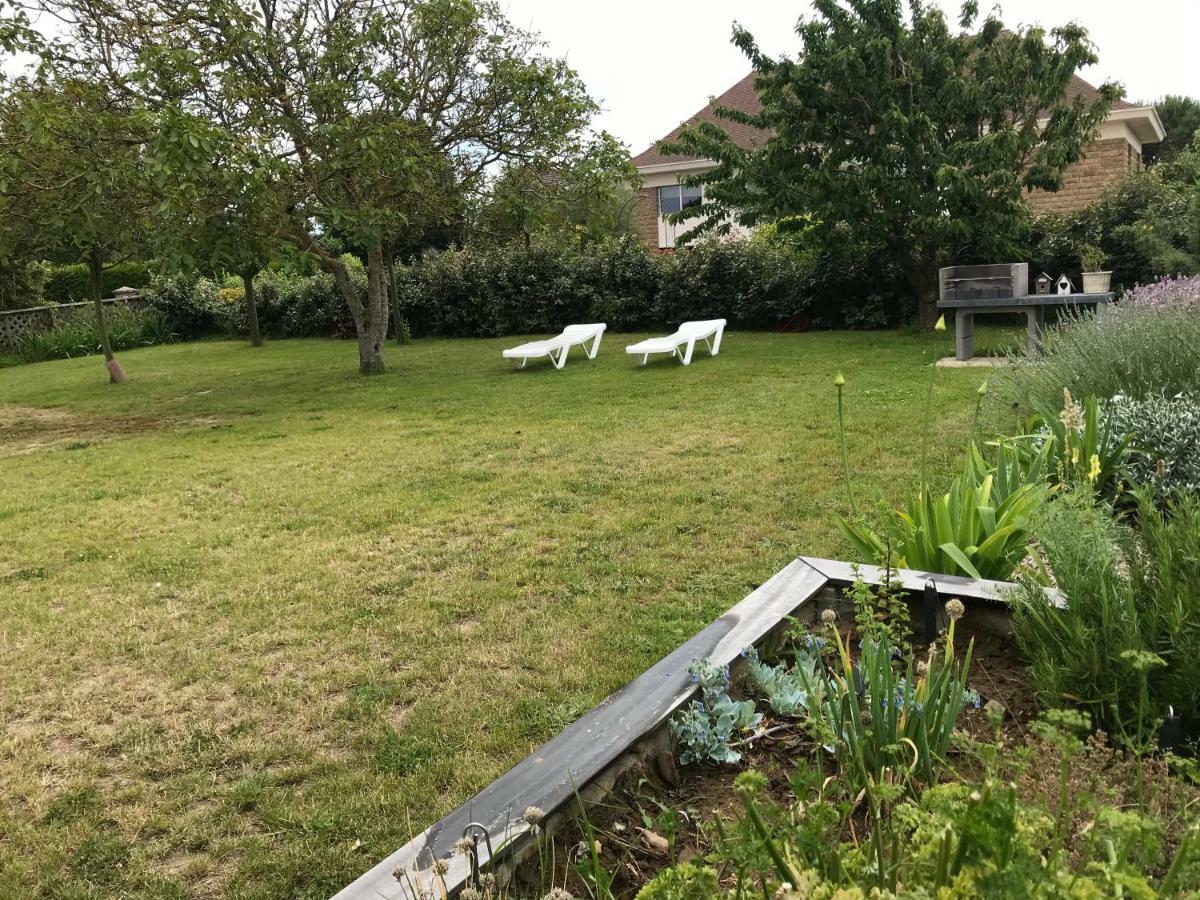 Gite Des Falaises De Champeaux Exteriör bild