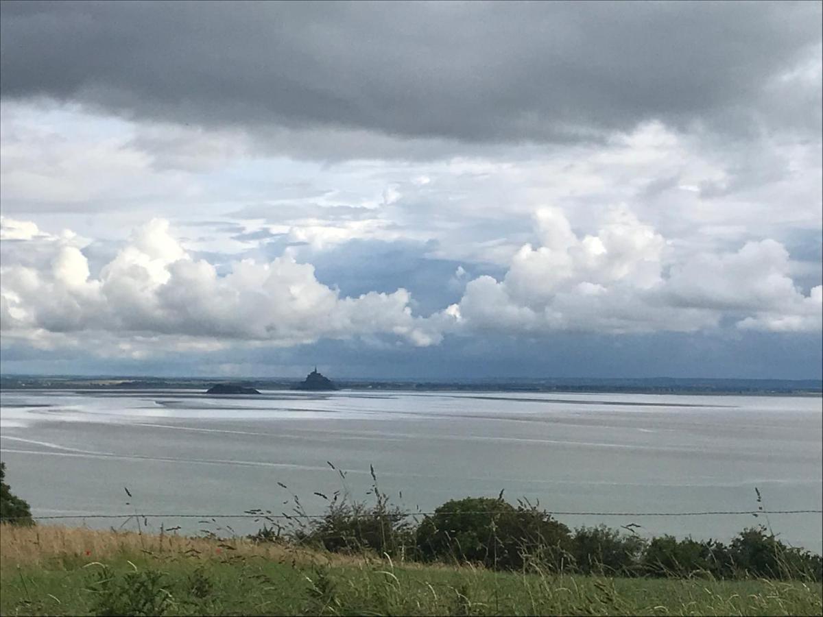 Gite Des Falaises De Champeaux Exteriör bild